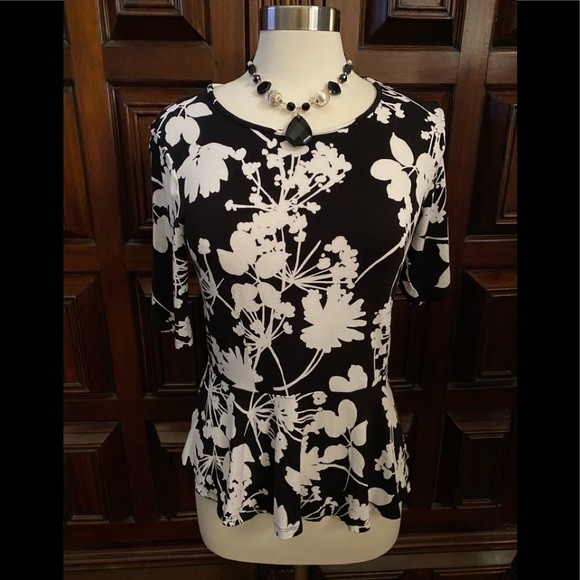 APT 9 Black & White Floral Peplum waist Top - Picture 6 of 9